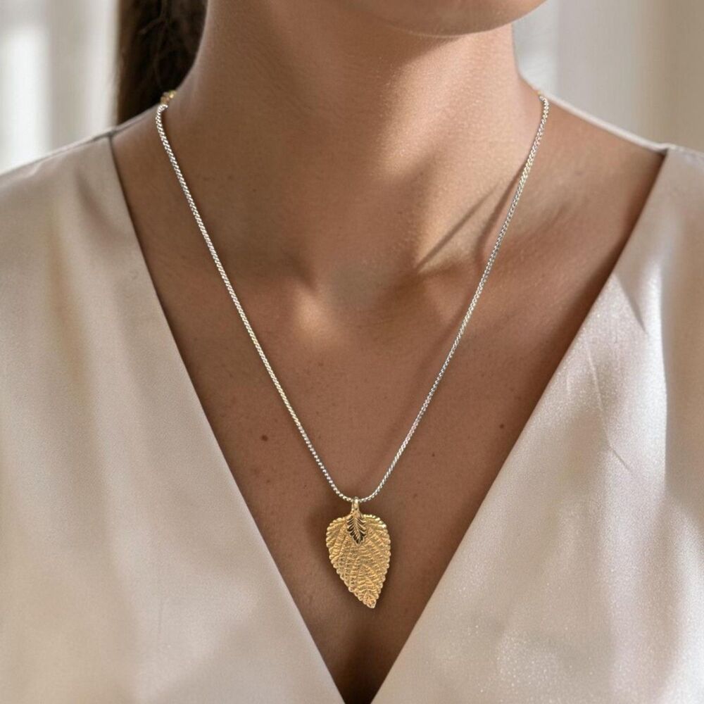 Vintage Gold Tone Textured Leaf Pendant Necklace, Botanical Cottagecore Jewelry